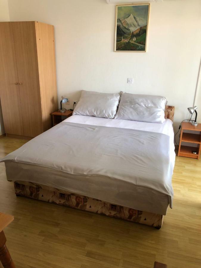 Apartmani Gabi Cesarica Exteriér fotografie
